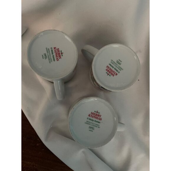 Set Of 3 "Merry Kissmas" Coffee Mugs By Nicky Kohler For Papel - Picture 3 of 5